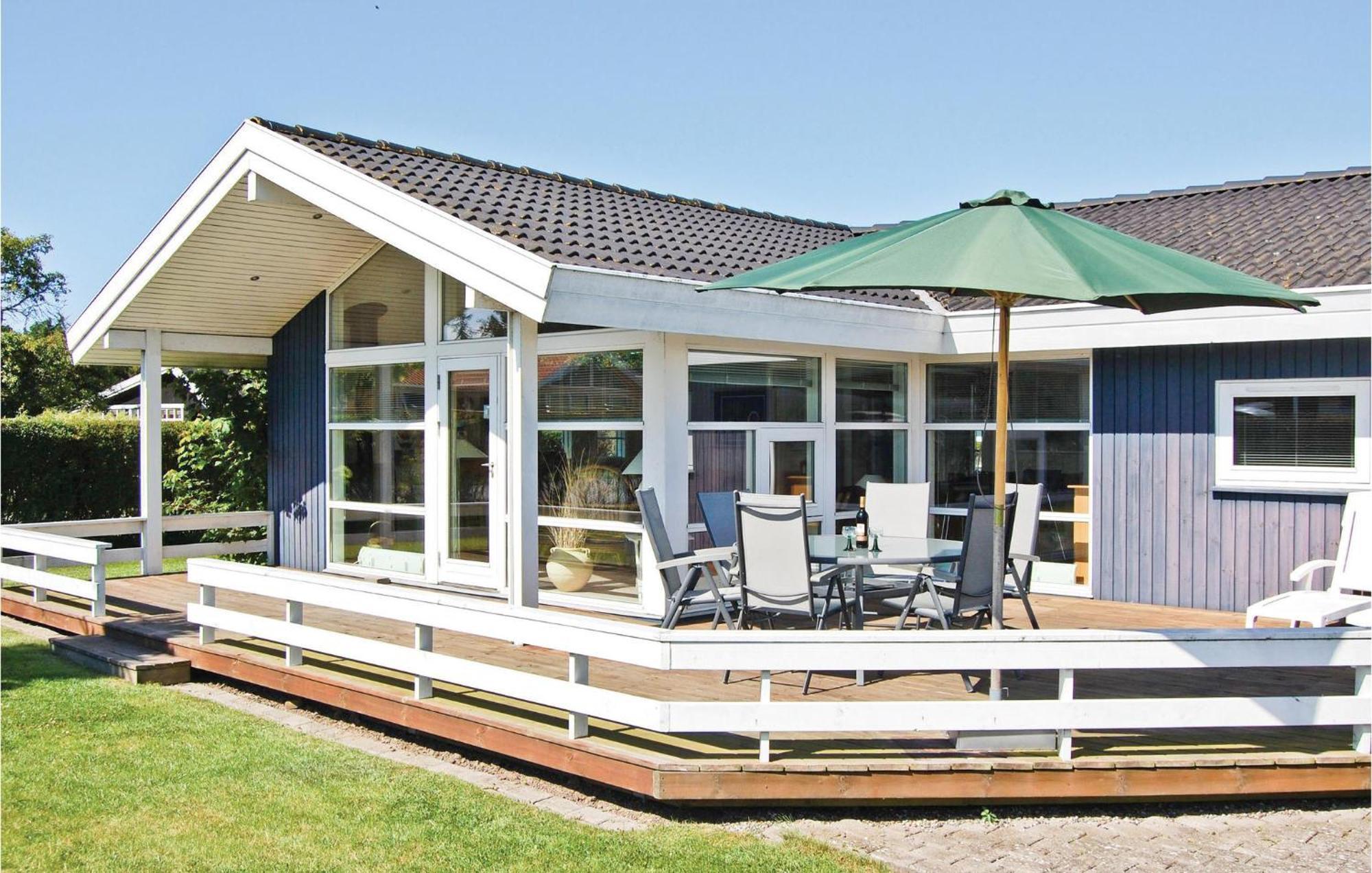 Awesome Home In Stroby With Wifi Екстериор снимка