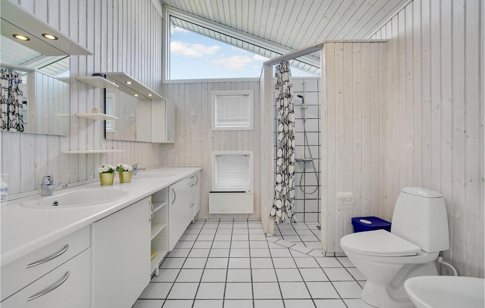 Awesome Home In Stroby With Wifi Екстериор снимка