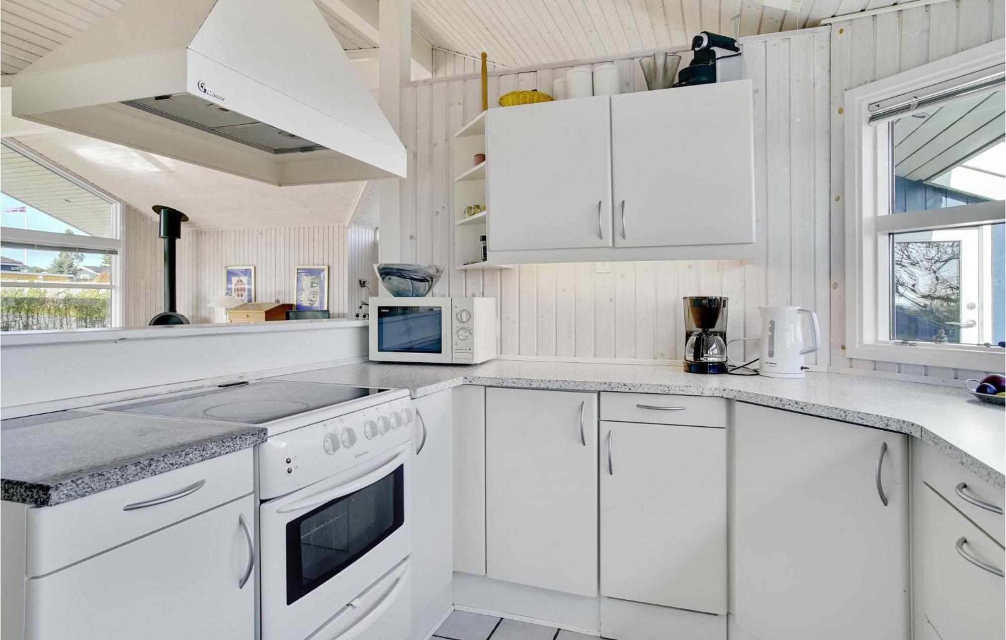 Awesome Home In Stroby With Wifi Екстериор снимка