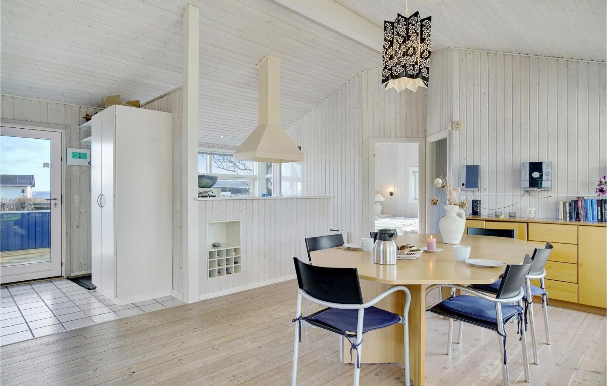 Awesome Home In Stroby With Wifi Екстериор снимка