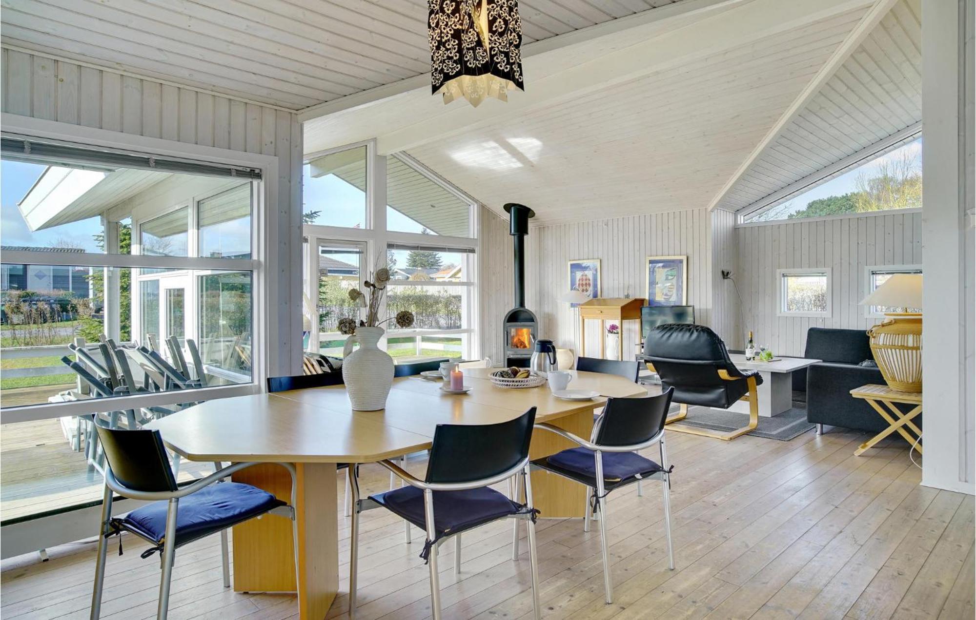 Awesome Home In Stroby With Wifi Екстериор снимка