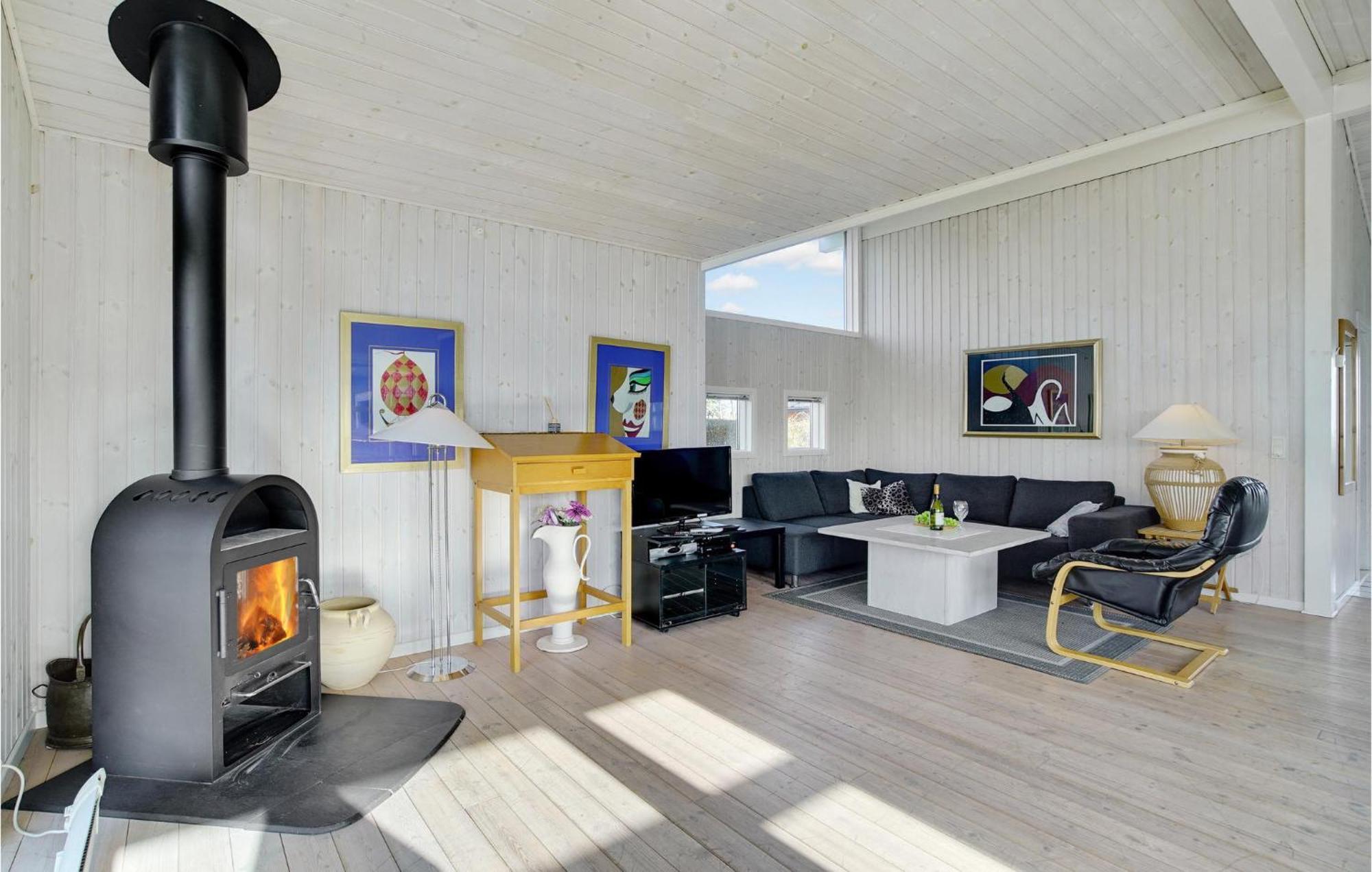Awesome Home In Stroby With Wifi Екстериор снимка